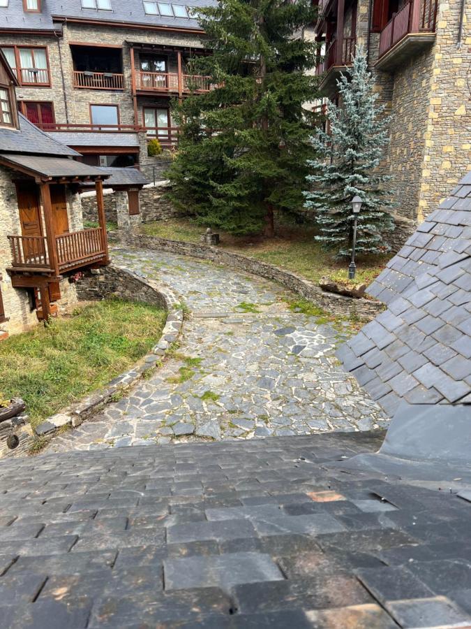 Casa De Piedra Con Encanto En El Bonito Pueblo De Bagergue Exterior photo